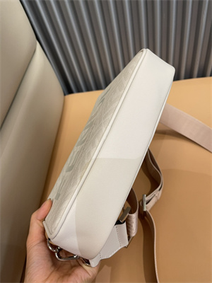 Fen.di CAMERA Case Cream FF Canvas and Leather