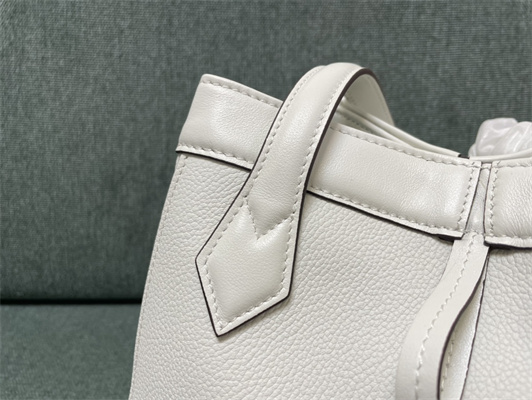 Fen.di ORIGAMI Medium White Leather Bag That Can be Transformed