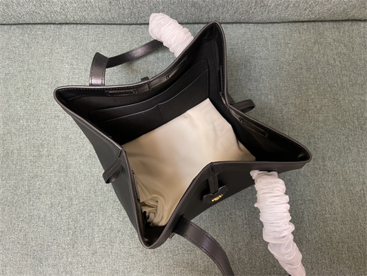 Fen.di ORIGAMI Medium Black Leather Bag That Can be Transformed