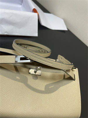 Kelly Classique To Go wallet Epsom Leather Silver Tone Metal In Trench Color HS