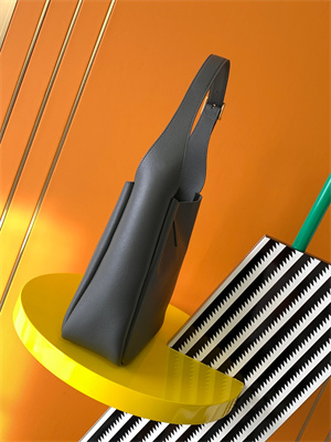 y.s.l le 5 a 7 S*pple small hobo bag in dk grey leather