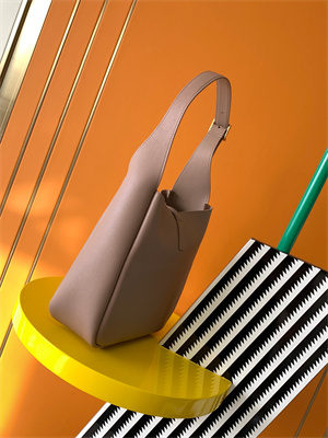 y.s.l le 5 a 7 S*pple small hobo bag in dk beige leather