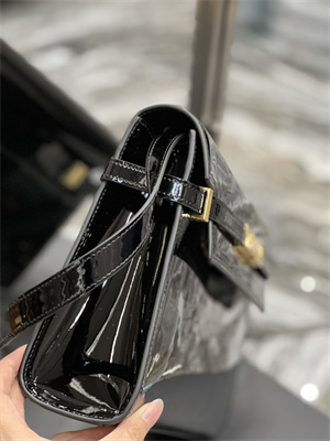 Y.S.L MANHATTAN Shoulder Bag In Black Patent Leather