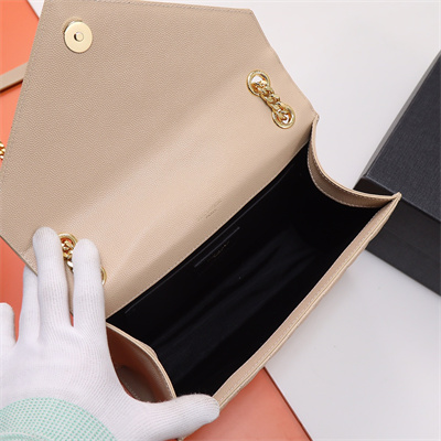 Y.S.L ENVELOPE MEDIUM IN QUILTED GRAIN DE POUDRE EMBOSSED LEATHER Gold Tone Metal Nude Color