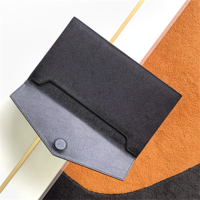 Y.S.L UPTOWN POUCH IN GRAIN DE POUDRE EMBOSSED LEATHER Black Color Black Tone Metal