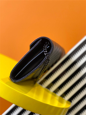 Y.S.L CLASSIC CASSANDRA CHAIN WALLET IN GRAIN DEPOUDRE LEATHER Black Color Black Tone Metal