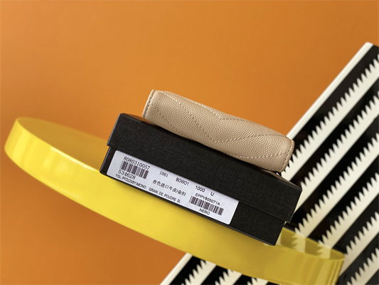 Y.S.L CASSANDRA MATELASS?? BI-FOLD WALLET IN GRAIN DE POUDRE EMBOSSED LEATHER Beige Color Gold Tone Metal