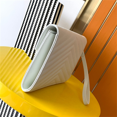 Y.S.L CASSANDRA MATELASS?? FLAP POUCH IN GRAIN DE POUDRE EMBOSSED LEATHER White Color Gold Tone Metal