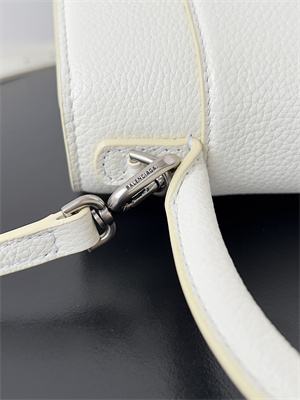 Women’s Hourglass Small Handbag Grained  Calfskin In White