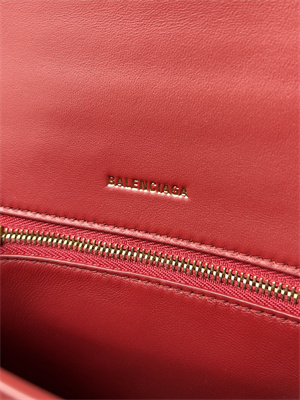 Women’s Hourglass Small Handbag Crocodile Embossed In Red