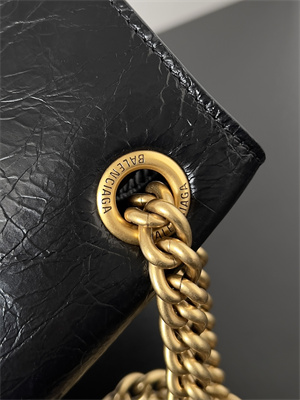 Women’s CRUSH Medium Chain Bag In Black Crushed Calfskin