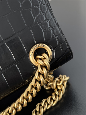 Women’s CRUSH Small Chain Bag Crocodile Embossed In Black