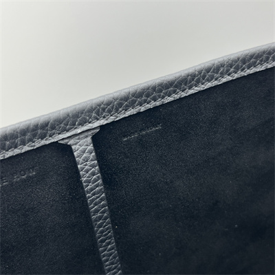 T*e R0w park n/s large tote bag grained calfskin black color