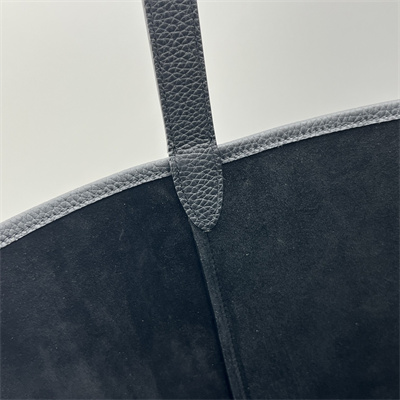 T*e R0w park n/s large tote bag grained calfskin black color