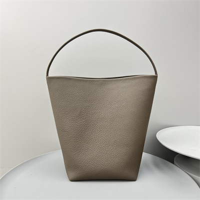 T*e R0w park n/s large tote bag grained calfskin taupe color
