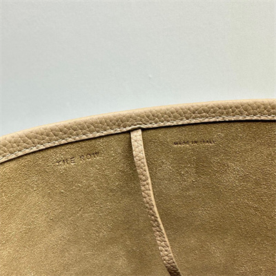 T*e R0w park n/s small tote bag grained calfskin lt beige color