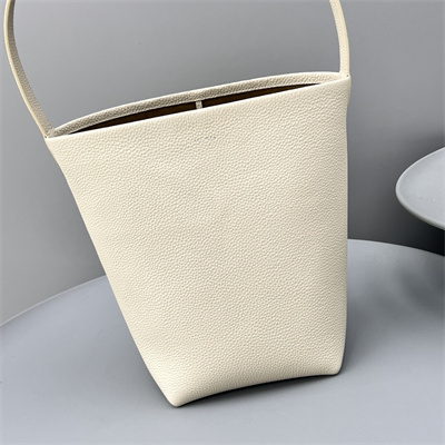 T*e R0w park n/s medium tote bag grained calfskin white color