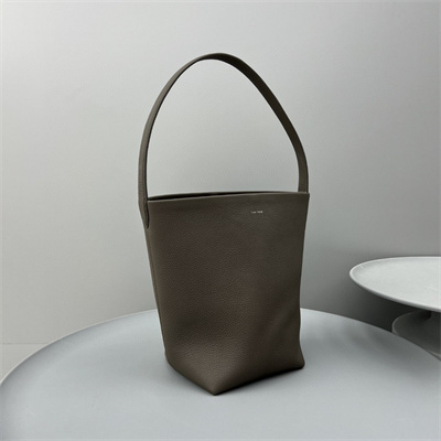T*e R0w park n/s medium tote bag grained calfskin taupe color
