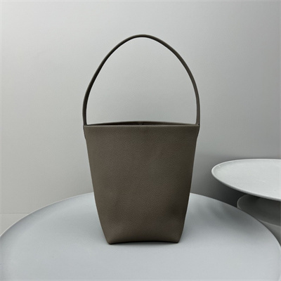 T*e R0w park n/s medium tote bag grained calfskin taupe color
