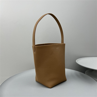 T*e R0w park n/s medium tote bag grained calfskin brown color