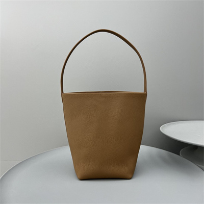 T*e R0w park n/s medium tote bag grained calfskin brown color