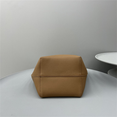 T*e R0w park n/s medium tote bag grained calfskin brown color