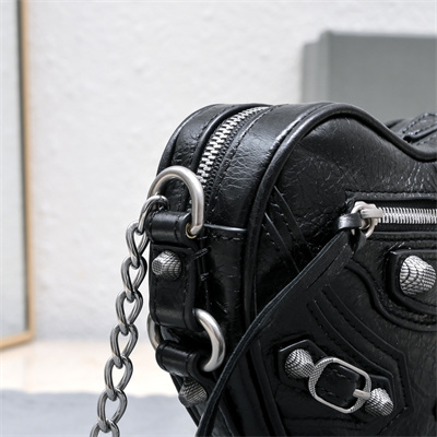 Women’s Le Cagole Heart Mini Bag In Arena Lambskin Black Color