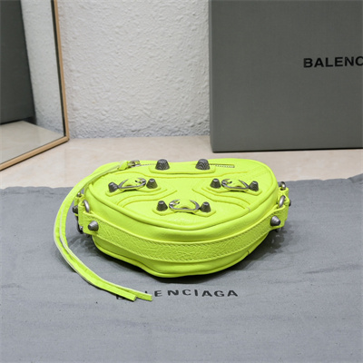 Women’s Le Cagole Heart Mini Bag In Arena Lambskin Fluorescent Green Color