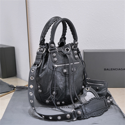 Women’s Le Cagole Small Bucket Bag In Arena Lambskin Dk Grey Color