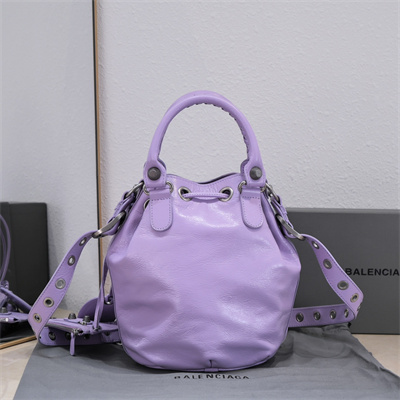 Women’s Le Cagole Small Bucket Bag In Arena Lambskin Purple Color