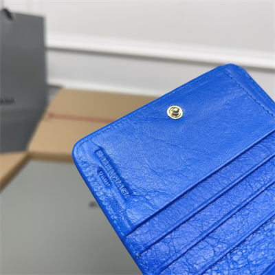 Le Cagole Compact Zippy Wallet In Arena Lambskin Electric Blue Color