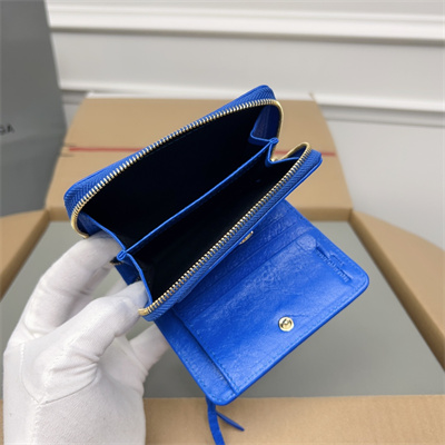 Le Cagole Compact Zippy Wallet In Arena Lambskin Electric Blue Color