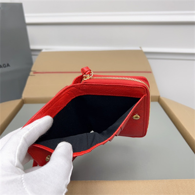 Le Cagole Compact Zippy Wallet In Arena Lambskin Red Color