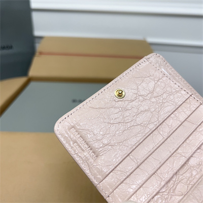 Le Cagole Compact Zippy Wallet In Arena Lambskin Lt Pink Color