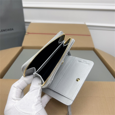 Le Cagole Compact Zippy Wallet In Arena Lambskin Lt Grey Color