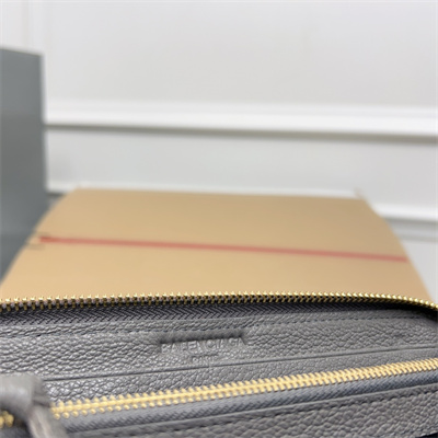 Le Cagole Continental Zippy Wallet In Goatskin Grey Color