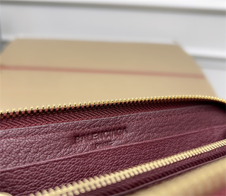 Le Cagole Continental Zippy Wallet In Goatskin Burgundy Color