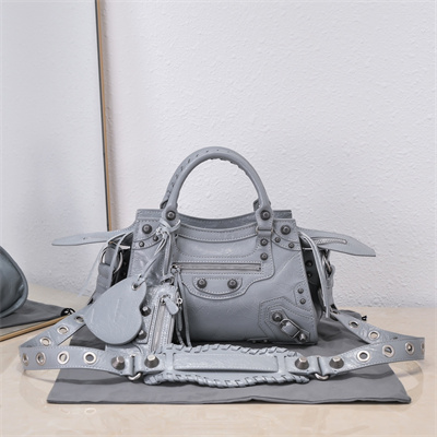 Women’s NEO Cagole XS Handbag In Arena Lambskin Lt Grey Color