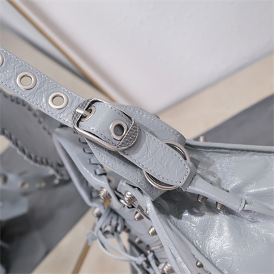 Women’s NEO Cagole XS Handbag In Arena Lambskin Lt Grey Color