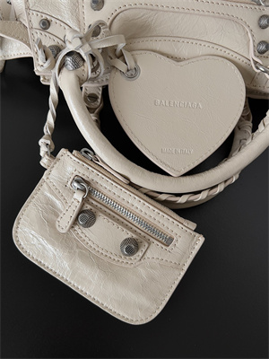 Women’s NEO Cagole XS Handbag In Arena Lambskin Lt Beige Color