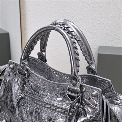 Women’s NEO Cagole City Small Handbag In Metallized Arena Lambskin Aged Silver Color