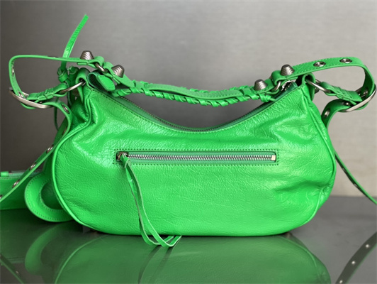 Women’s Le Cagole Small Shoulder Bag In Arena Lambskin Green Color