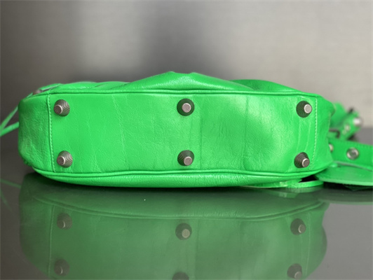 Women’s Le Cagole Small Shoulder Bag In Arena Lambskin Green Color