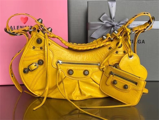 Women’s Le Cagole Small Shoulder Bag In Arena Lambskin Yellow Color