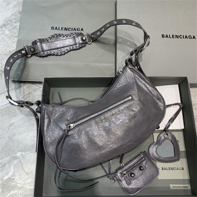 Women’s Le Cagole Small Shoulder Bag In Arena Lambskin Grey Color