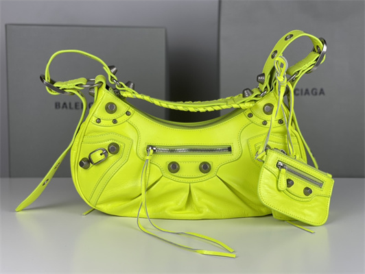 Women’s Le Cagole Small Shoulder Bag In Arena Lambskin Fluorescent Green Color