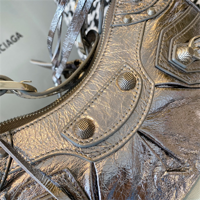 Women’s Le Cagole XS Shoulder Bag In Arena Lambskin Silver Color