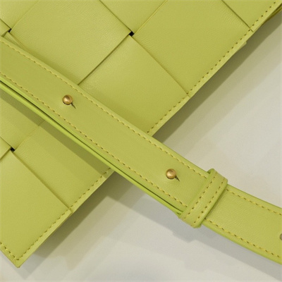 BV Cassette Cross Body Bag In Lambskin Kiwi Color