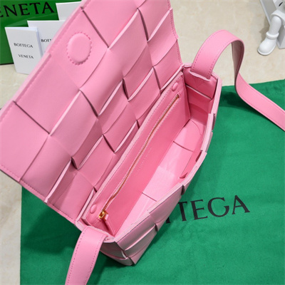 BV Cassette Cross Body Bag In Lambskin Ribbon Color