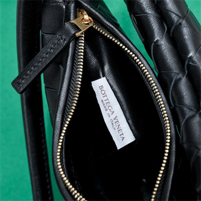 BV Small Gemelli Shoulder Bag In Lambskin Leather Black Color